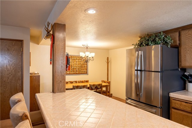 Detail Gallery Image 9 of 31 For 667 Summit Bld #4,  Big Bear Lake,  CA 92315 - 3 Beds | 2 Baths