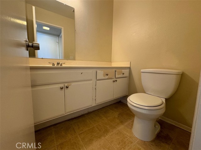 Detail Gallery Image 15 of 40 For 10572 Pepper Ridge Ln, Moreno Valley,  CA 92557 - 4 Beds | 2/1 Baths