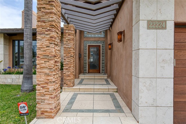 22224 Reynolds Drive, Torrance CA: https://media.crmls.org/medias/a586ff62-a2fb-4a54-a7ff-a11d93f107f2.jpg