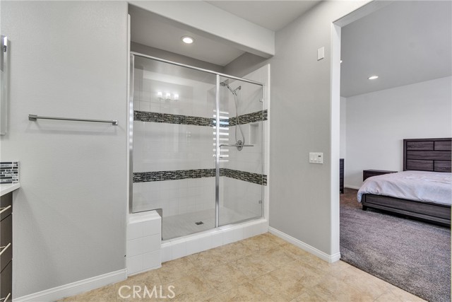 58 Origin, Irvine CA: https://media.crmls.org/medias/a5878460-1241-4834-af90-c2d406dd945b.jpg