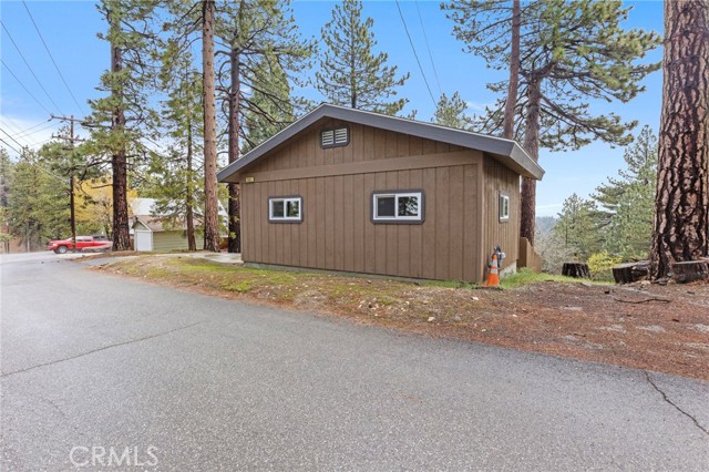 Detail Gallery Image 34 of 39 For 1803 Nob Hill Dr, Running Springs,  CA 92382 - 3 Beds | 2 Baths