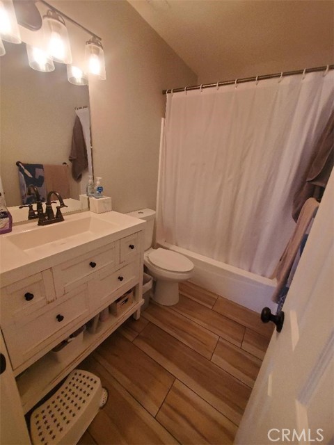 2431 12th Street, Riverside CA: https://media.crmls.org/medias/a587d28b-626b-4b35-83eb-fa91832439ba.jpg