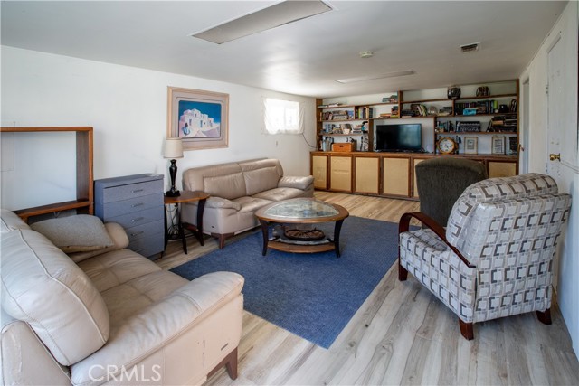 Image 5 of 24 For 3942 Marcus  