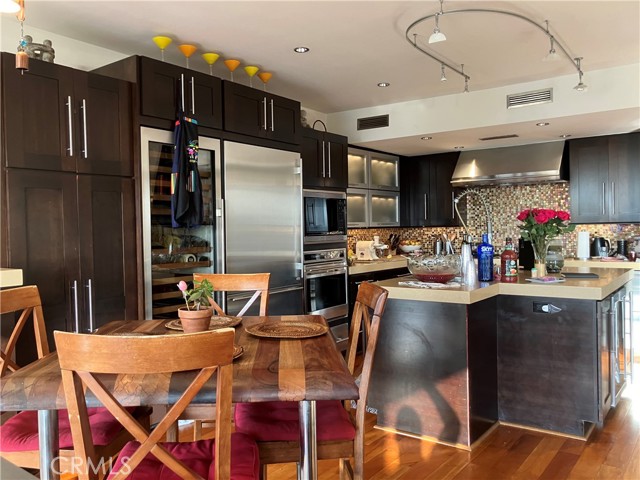5327 Marina Pacifica N Drive, Long Beach CA: https://media.crmls.org/medias/a58a3428-4dcd-4dd8-8b3b-78b0b64430a5.jpg