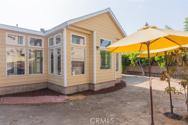 1417 Monterey Avenue, Monrovia CA: https://media.crmls.org/medias/a58acb7f-d03f-4e90-ac8a-2875024d5919.jpg
