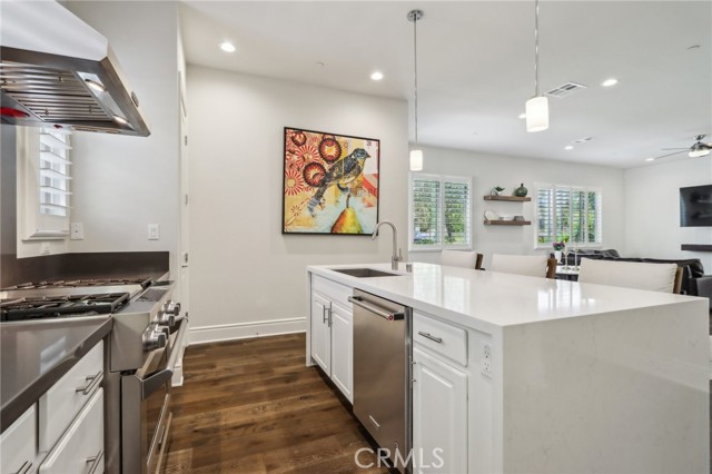 Detail Gallery Image 15 of 44 For 132 Interval, Irvine,  CA 92618 - 3 Beds | 2/2 Baths