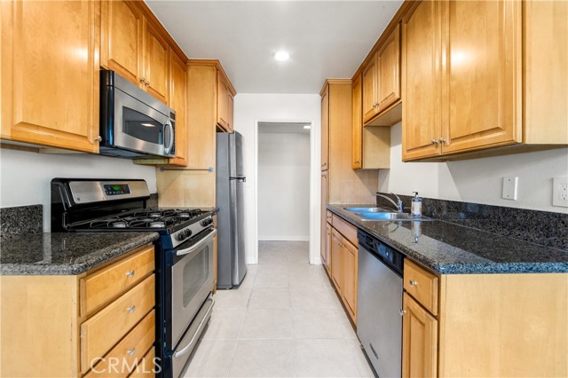 Image 14 of 62 For 6600 Warner  241