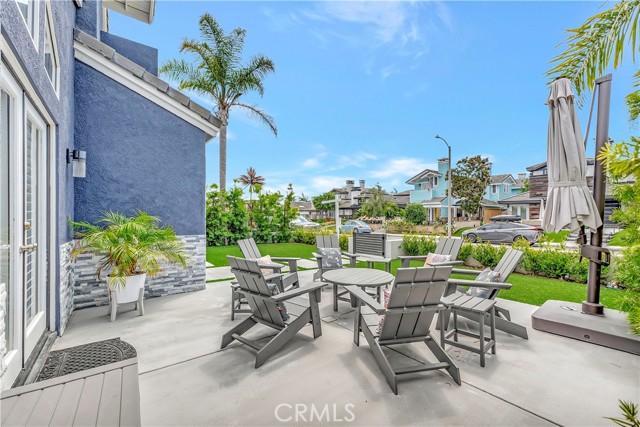 Detail Gallery Image 7 of 55 For 1916 Pine St, Huntington Beach,  CA 92648 - 4 Beds | 3 Baths
