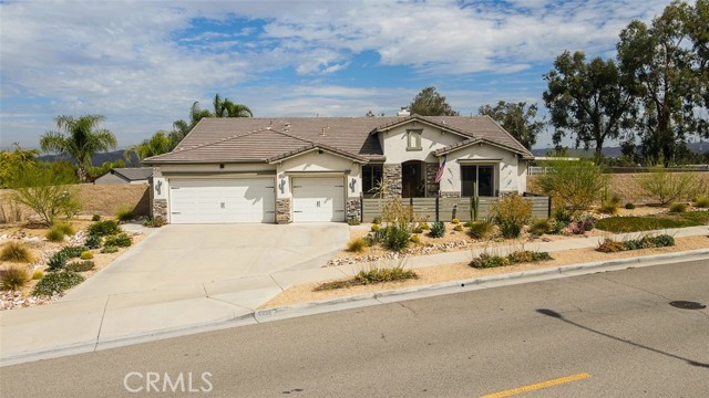 4225 W Riviera, Corona CA: https://media.crmls.org/medias/a58d1859-bb4a-4871-8b5f-dec11b97de74.jpg
