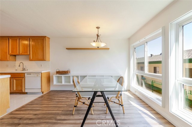 Detail Gallery Image 3 of 38 For 13543 Moorpark St #7,  Sherman Oaks,  CA 91423 - 2 Beds | 2 Baths