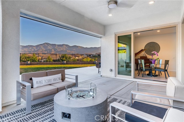 Detail Gallery Image 14 of 73 For 11565 Dovecoat Way, Corona,  CA 92883 - 3 Beds | 2/1 Baths