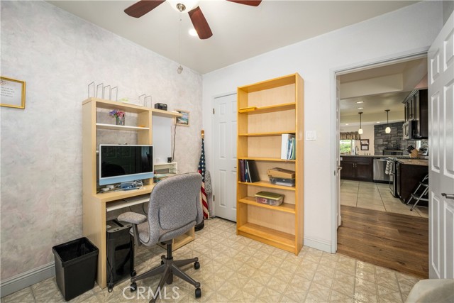 13622 Benfield Avenue, Norwalk CA: https://media.crmls.org/medias/a58e134a-148b-4558-a0aa-cbb1211f0cc5.jpg