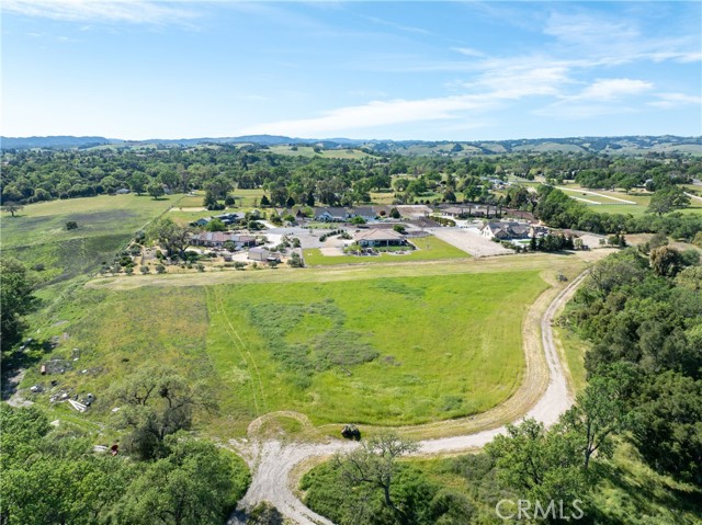 Detail Gallery Image 4 of 38 For 8 Championship Lane, Templeton,  CA 93465 - – Beds | – Baths