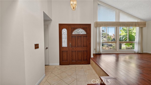 Detail Gallery Image 3 of 56 For 14272 Saarinen Ct, Irvine,  CA 92606 - 4 Beds | 2/1 Baths