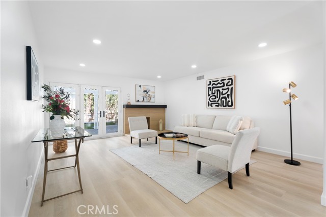 Detail Gallery Image 6 of 40 For 6821 Loyola Dr, Huntington Beach,  CA 92647 - 4 Beds | 2 Baths