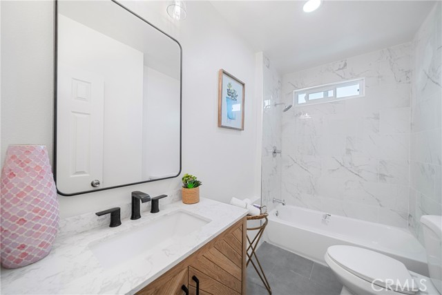 Detail Gallery Image 13 of 26 For 2035 Las Colinas Ave, Los Angeles,  CA 90041 - 4 Beds | 2 Baths