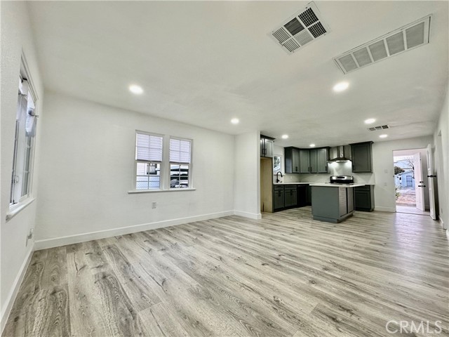 Detail Gallery Image 1 of 20 For 277 E Kingman St, San Bernardino,  CA 92410 - 2 Beds | 1 Baths