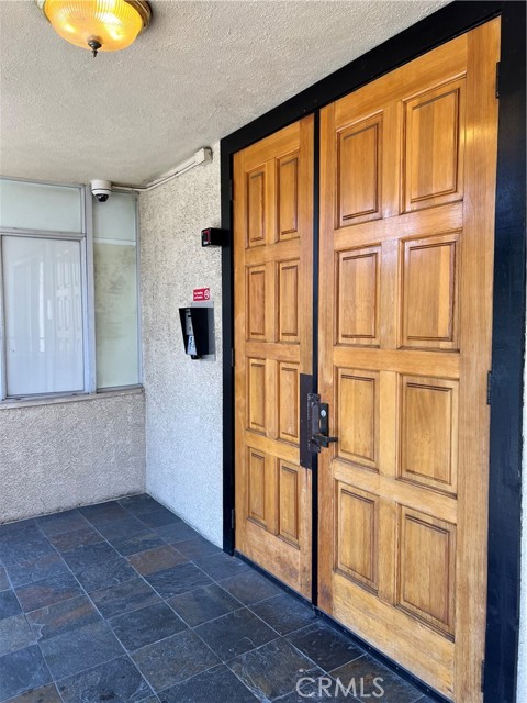 5339 Newcastle Avenue #205, Encino (los Angeles), CA, 91316 5339 Newcastle Avenue #205, Encino (los Angeles), CA, 91316