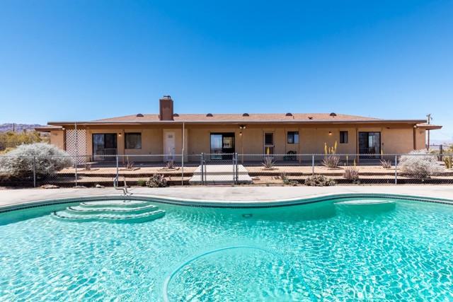 Detail Gallery Image 5 of 75 For 6425 Indian Cove Rd, Twentynine Palms,  CA 92277 - 4 Beds | 3 Baths
