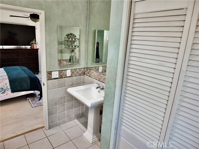 4306 Hackett Avenue, Lakewood CA: https://media.crmls.org/medias/a5908027-bb7e-4ef6-9db6-fde9b601962d.jpg