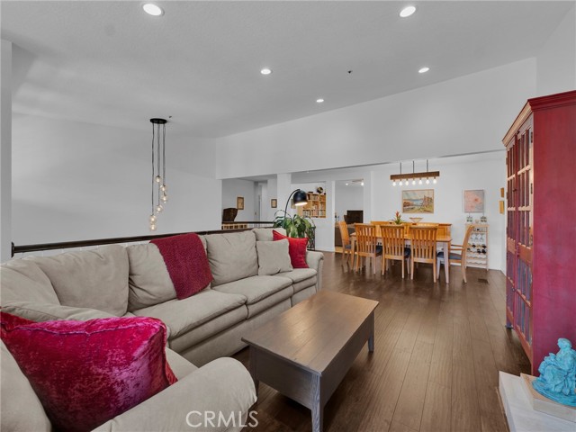 Detail Gallery Image 25 of 43 For 24527 Indian Hill Ln, West Hills,  CA 91307 - 5 Beds | 3 Baths
