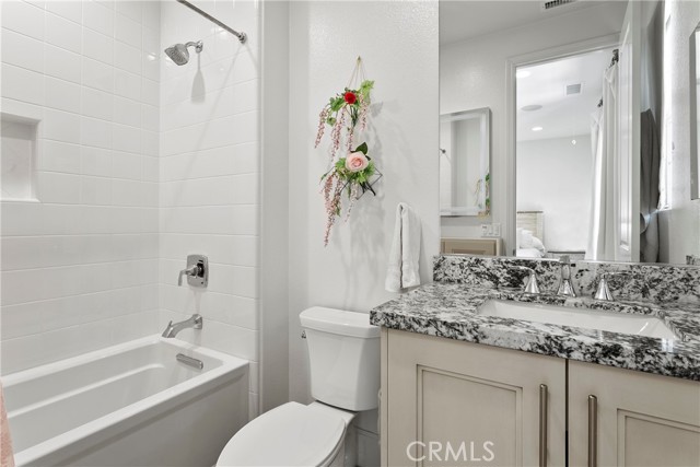 Detail Gallery Image 25 of 52 For 17352 Eucalyptus Ln, Huntington Beach,  CA 92649 - 5 Beds | 5/1 Baths