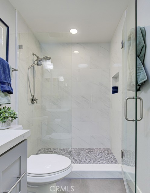 5468 Paseo Del Lago E, Laguna Woods CA: https://media.crmls.org/medias/a5926e1d-b2b1-47b9-bda7-4bf11bad0aab.jpg