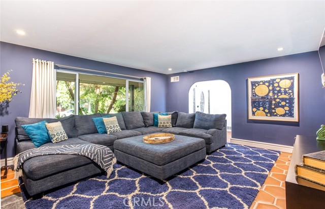 Detail Gallery Image 9 of 43 For 2718 N Wright St, Santa Ana,  CA 92705 - 4 Beds | 2/1 Baths
