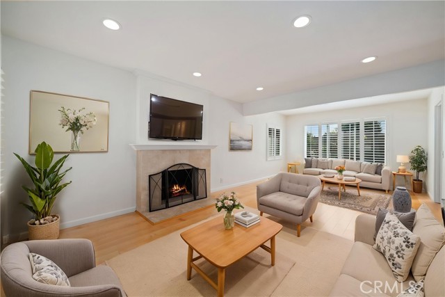 Detail Gallery Image 4 of 34 For 10900 San Leon Ave, Fountain Valley,  CA 92708 - 4 Beds | 2/1 Baths