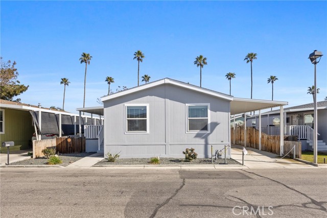 Detail Gallery Image 3 of 36 For 256 Mary Kay Ln, Bakersfield,  CA 93308 - 3 Beds | 2 Baths