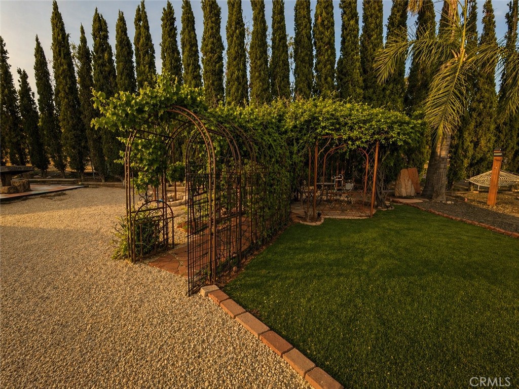 https://media.crmls.org/medias/a592f669-03aa-4263-8632-1ecf72d2b271.jpg?preset=X-Large