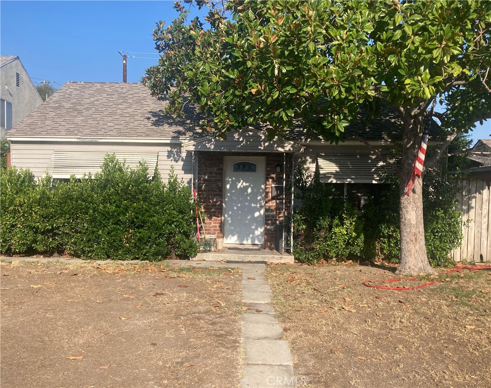 1320 N Beachwood Drive