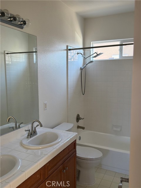 Detail Gallery Image 15 of 22 For 317 Commons Park Dr, Camarillo,  CA 93012 - 5 Beds | 3 Baths