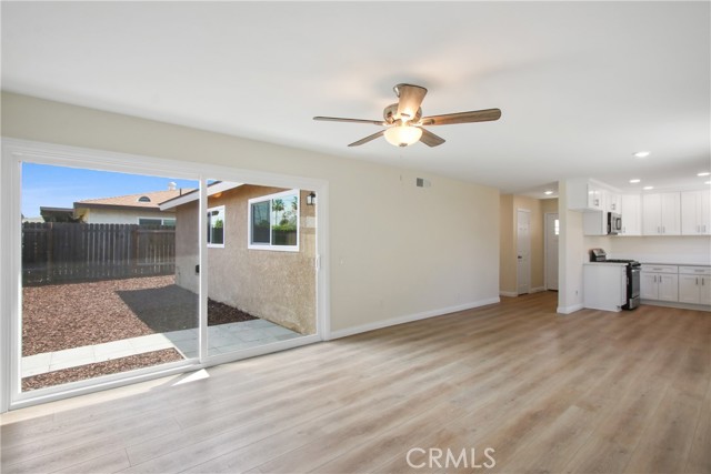 Detail Gallery Image 4 of 21 For 1683 Lark, Corona,  CA 92882 - 4 Beds | 1/1 Baths