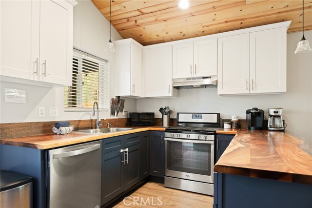 40224 Mahanoy Lane, Big Bear Lake CA: https://media.crmls.org/medias/a5947722-ba9e-4a0f-a540-1d9c9e5b2c7e.jpg