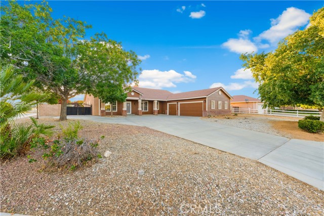 43309 45th W Street, Lancaster CA: https://media.crmls.org/medias/a5953852-d74a-4820-b06d-87f95486e06b.jpg