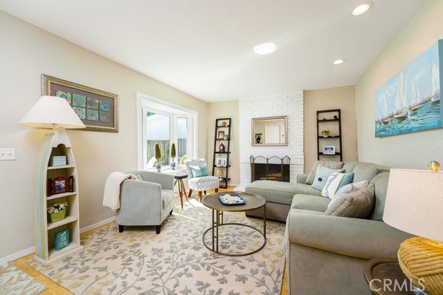 Image 7 of 44 For 18011 Shoreview