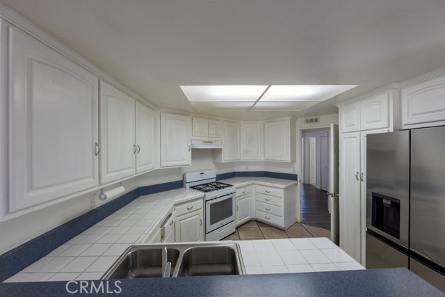 Detail Gallery Image 9 of 15 For 37719 Nantucket Dr, Palmdale,  CA 93550 - 3 Beds | 2 Baths