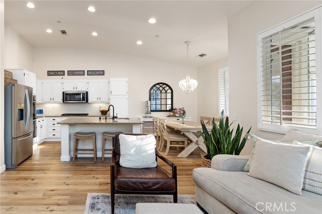 7476 Sequoia Lane, Highland CA: https://media.crmls.org/medias/a5964506-8530-4073-b4ca-a8d92d3f6340.jpg