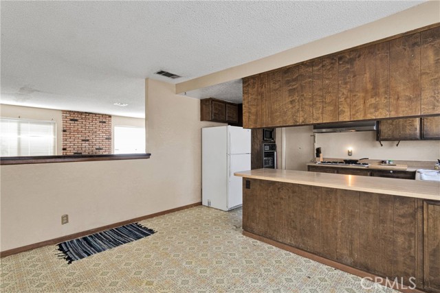 Detail Gallery Image 6 of 34 For 14122 Pawnee Rd, Apple Valley,  CA 92307 - 3 Beds | 2 Baths
