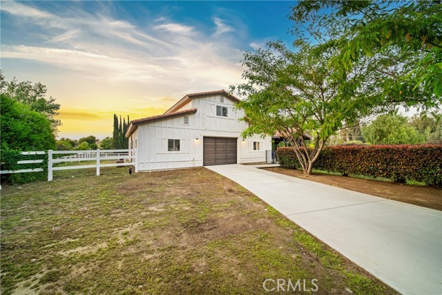 9394 Gum Tree Drive, Corona CA: https://media.crmls.org/medias/a5967e37-b534-44b6-8f4c-7481c944a254.jpg