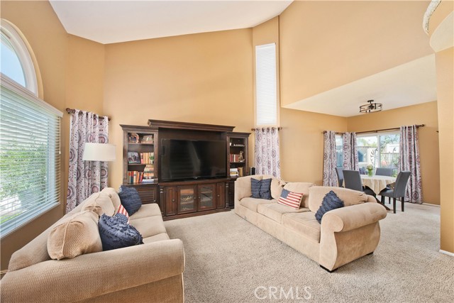 Detail Gallery Image 4 of 36 For 22447 Poplar St, Saugus,  CA 91390 - 4 Beds | 3 Baths