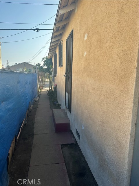 Detail Gallery Image 15 of 18 For 731 W 54th, Los Angeles,  CA 90037 - – Beds | – Baths