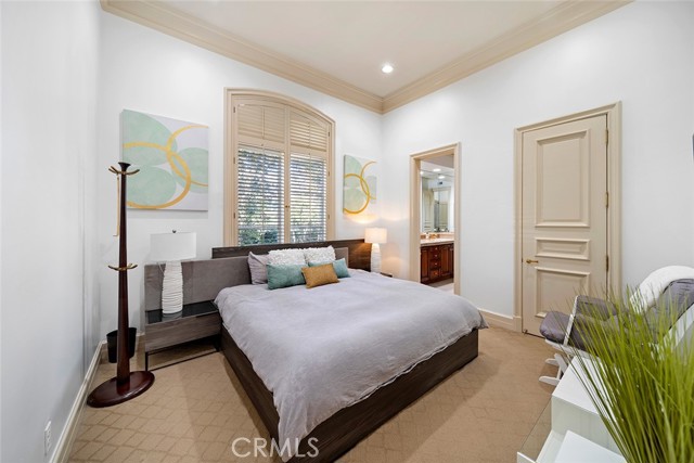 Detail Gallery Image 31 of 46 For 121 Emerald Bay, Laguna Beach,  CA 92651 - 5 Beds | 4/1 Baths