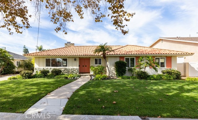 Detail Gallery Image 1 of 44 For 1924 N Baker St, Santa Ana,  CA 92706 - 4 Beds | 2 Baths