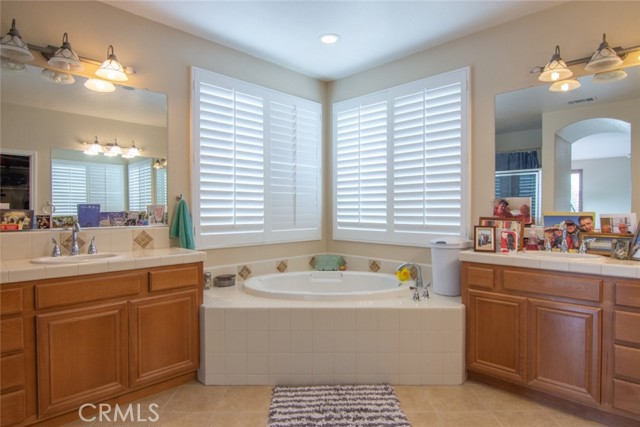 Detail Gallery Image 36 of 43 For 23806 Mission Puebla, Valencia,  CA 91354 - 5 Beds | 3/1 Baths