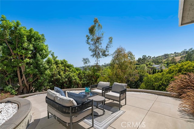 10255 Overhill Drive, Santa Ana CA: https://media.crmls.org/medias/a598cbd8-a8ab-48f1-8589-1da797214850.jpg