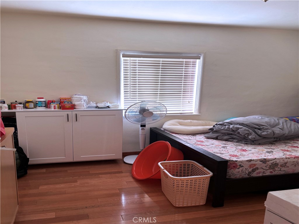 https://media.crmls.org/medias/a598cf89-d110-42a8-9321-68d96b5ba6d1.jpg?preset=X-Large
