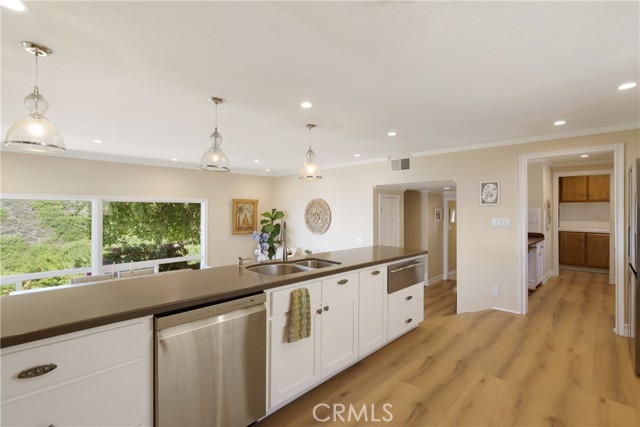 3666 Greve Drive, Rancho Palos Verdes CA: https://media.crmls.org/medias/a5991226-e376-47a4-81ba-14d7c2e22d53.jpg
