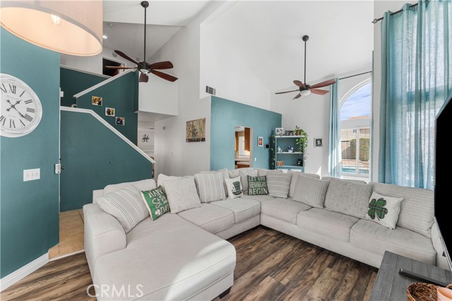 Detail Gallery Image 4 of 34 For 44200 Gillan Ave, Lancaster,  CA 93535 - 4 Beds | 3 Baths